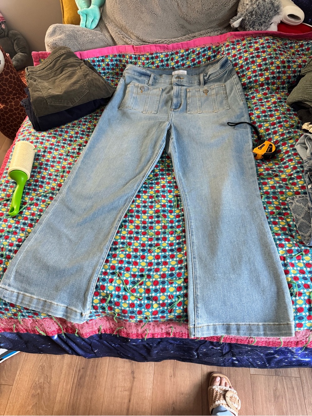NWOT Patch Pocket Kick Crop Jeans in Bright Vintage Wash